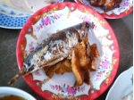 ｇ焼き魚と骨せんべい.JPG